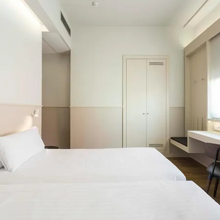 Confort Hotel 3*