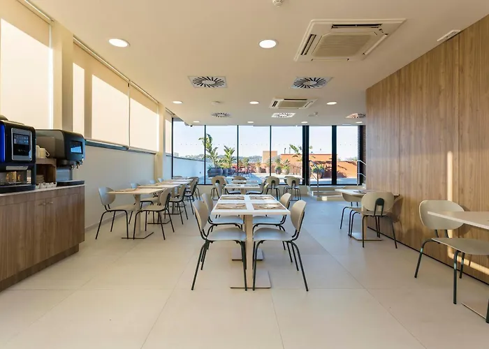 Hotel Confort 3*